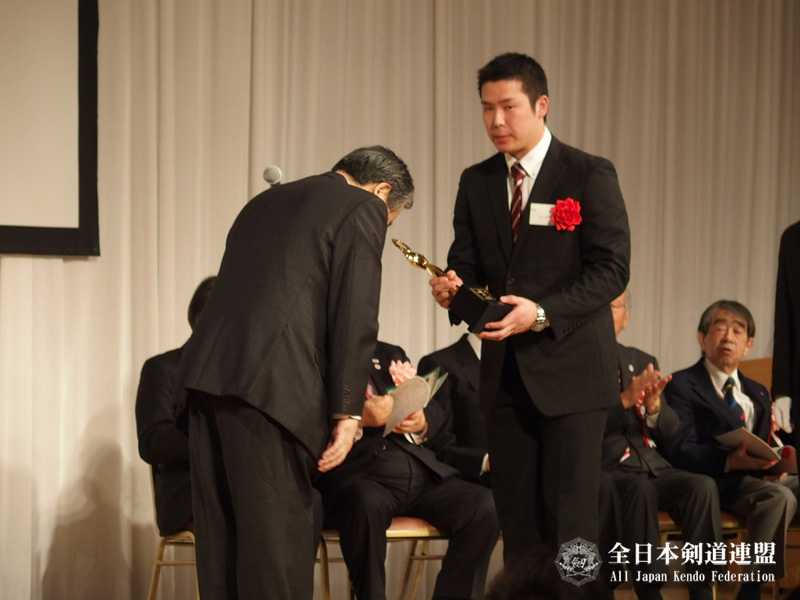 第64回日本スポーツ賞を受賞した竹ノ内選手