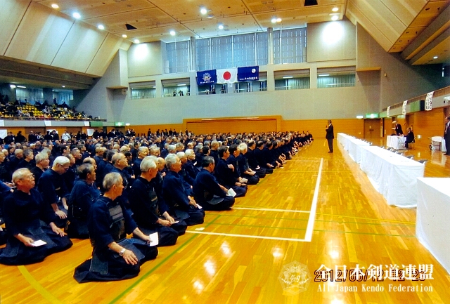 名古屋市枇杷島スポーツセンターにおける剣道七段審査会の風景 その1（筆者写す）