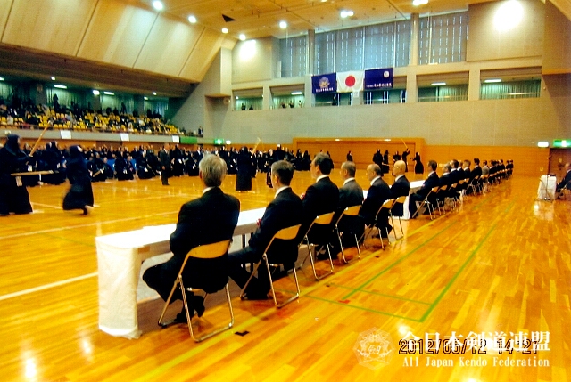 名古屋市枇杷島スポーツセンターにおける剣道七段審査会の風景 その2（筆者写す）